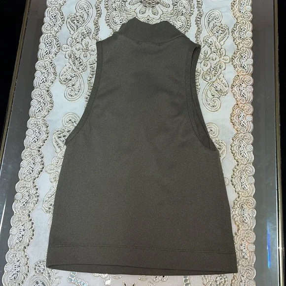 Dynamite ribbed olive green high neck sleeveless top - Picture 2 of 2